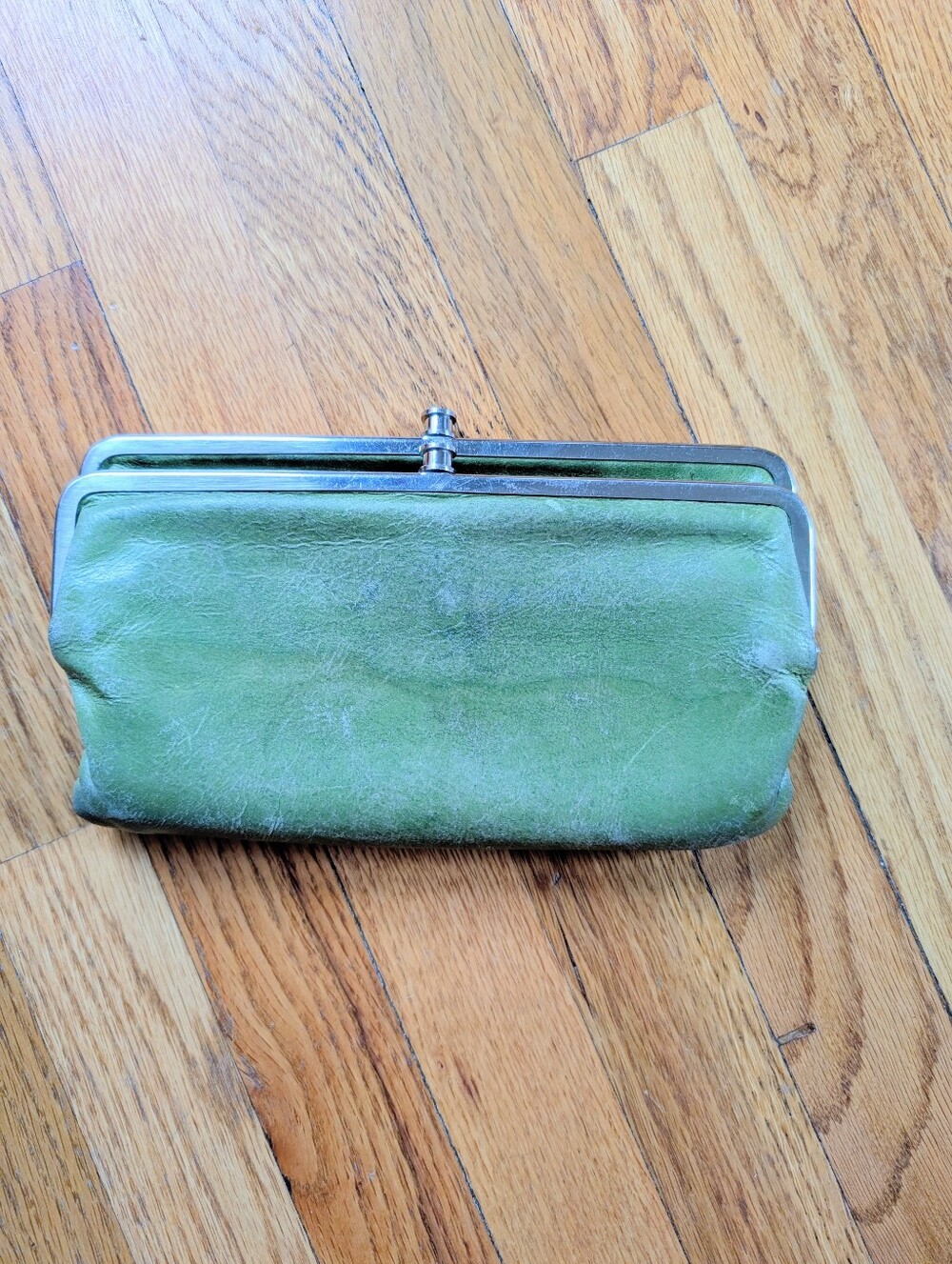 Hobo Green Leather Kiss-Lock Clutch Wallet